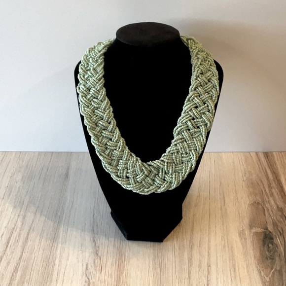 NEW Dillards Mint Necklace - Picture 1 of 2